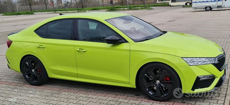 Verde Usata 2023 Skoda Octavia RS Tre volumi | 39.400 € (Molto cara) - Immagine 1/4