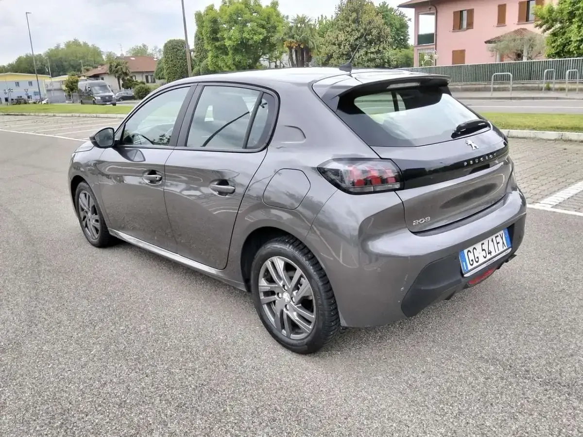 Usata Peugeot 208 GT 102 CV (75 kW) 2021 Grigio Utilitaria