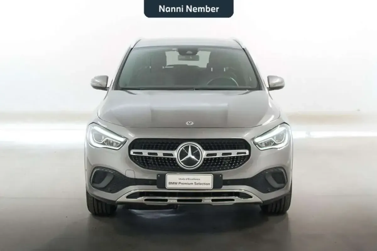 Usata Mercedes GLA200 150 CV (110 kW) 2020 Grigio SUV
