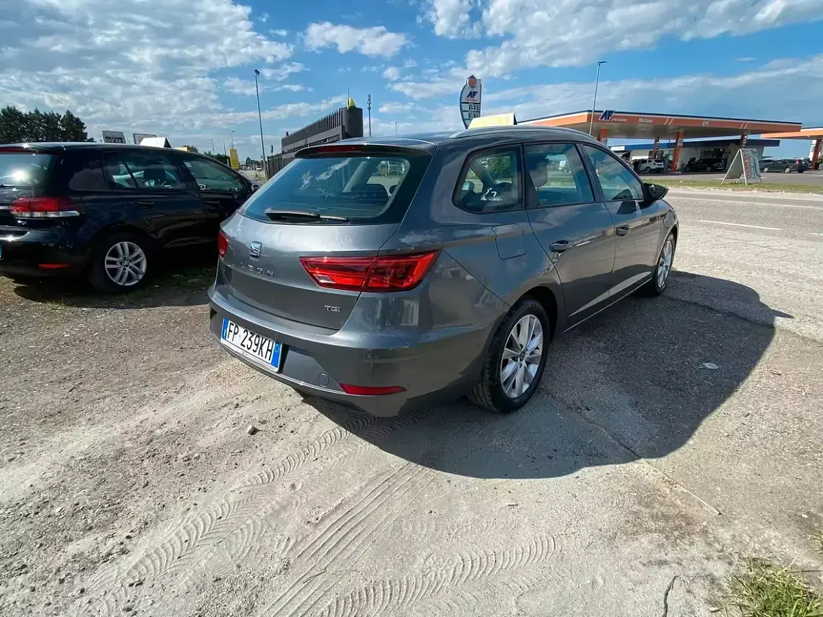 Usata Seat Leon ST Business 110 CV (80 kW) 2018 Grigio Station wagon