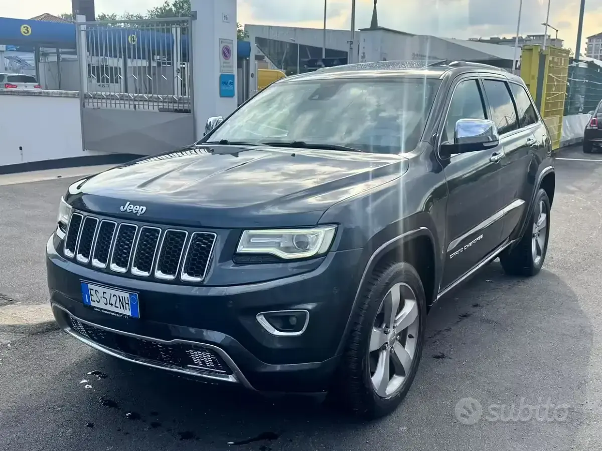 Usata Jeep Grand Cherokee Overland 250 CV (183 kW) 2013 Grigio SUV