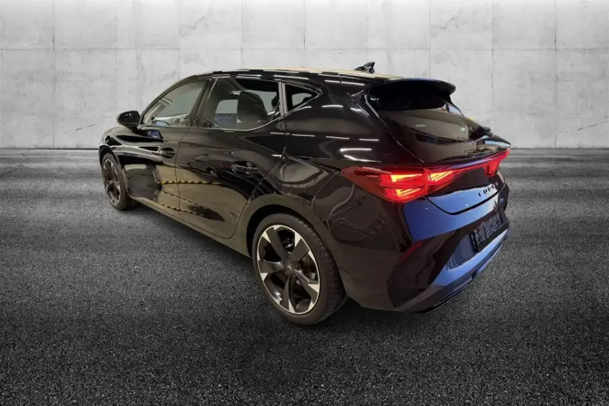 Usata Cupra Leon 150 CV (110 kW) 2025 Nero Berlina