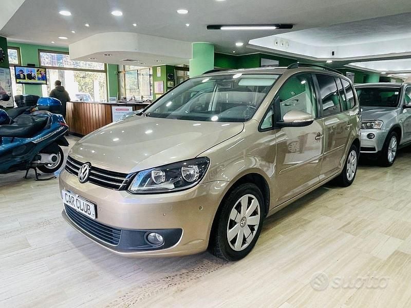 Usata VW Touran Highline 105 CV (77 kW) 2015 Oro Monovolume