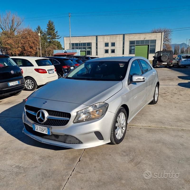 Usata Mercedes A200 Premium 136 CV (100 kW) 2017 Grigio Berlina