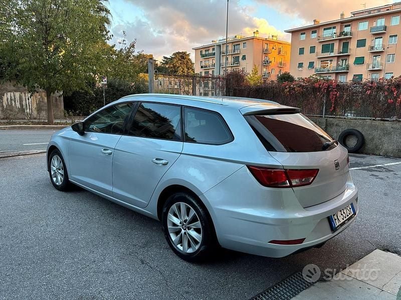 Käytetty Seat Leon ST Business 116 HP (85 kW) 2017 Harmaa Farmari