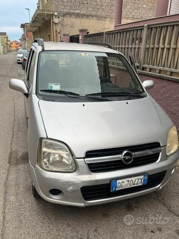 Usata Opel Agila 75 CV (55 kW) 2006 Grigio Utilitaria