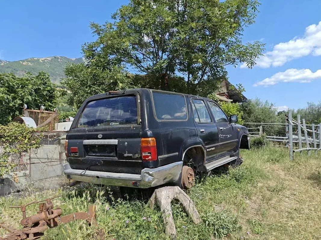 Usata Toyota 4 Runner 90 CV (66 kW) 1993 Nero SUV