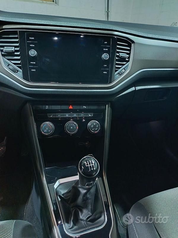 Usata VW T-Roc 116 CV (85 kW) 2018 Marrone SUV