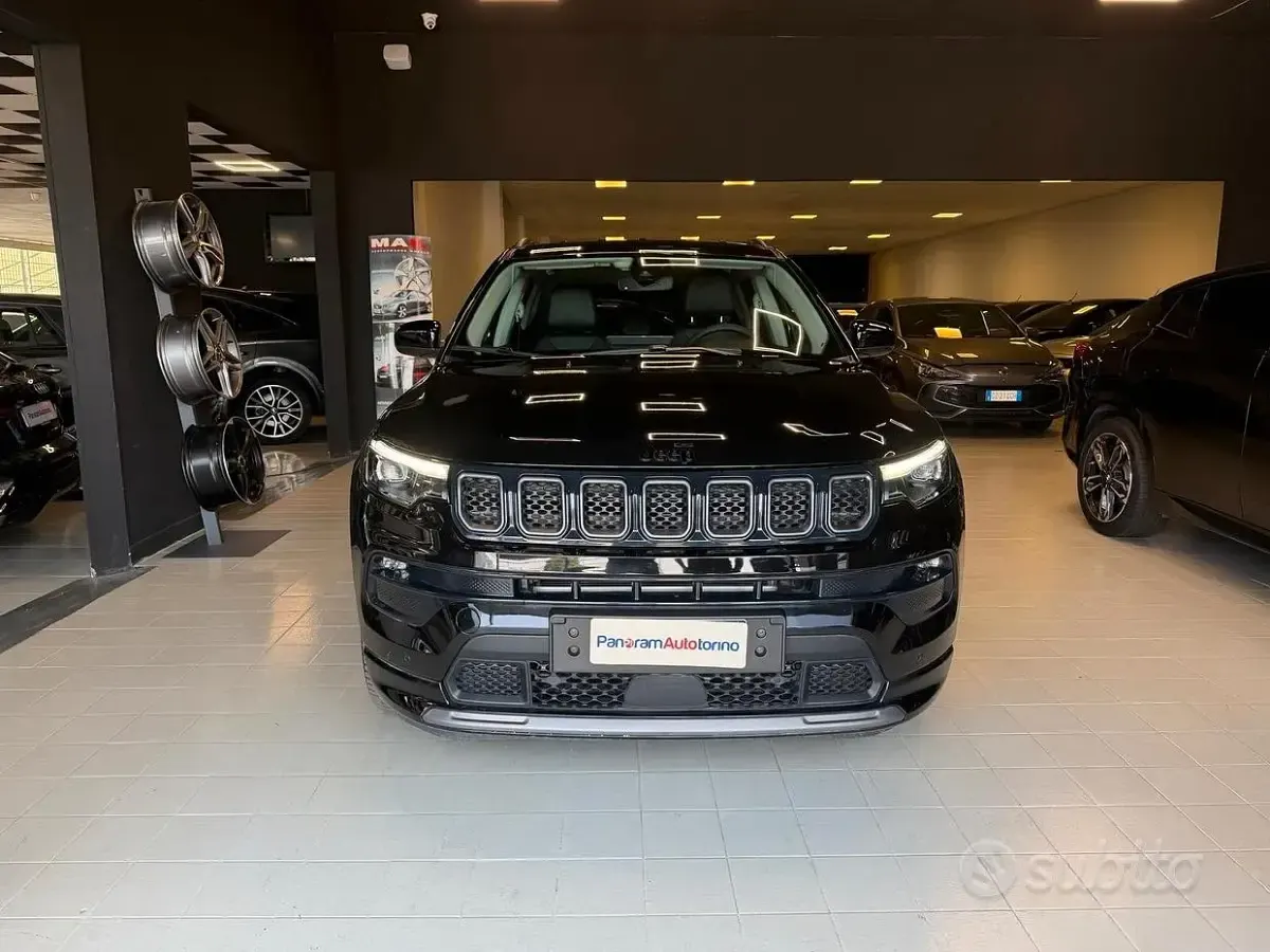 Usata Jeep Compass Summit 131 CV (96 kW) 2025 Nero SUV