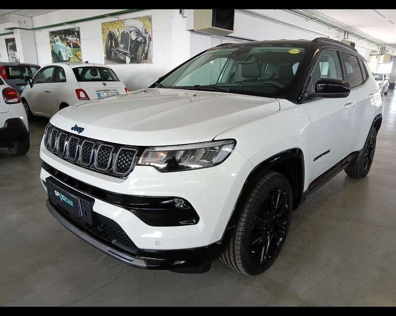 Usata Jeep Compass 179 CV (131 kW) 2024 Alpine white con tetto nero SUV