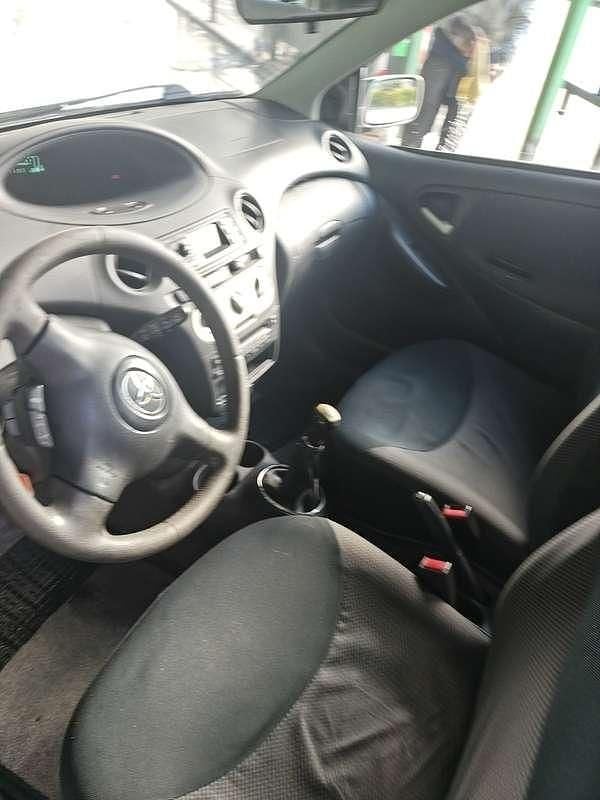 Usata Toyota Yaris 75 CV (55 kW) 2003 Berlina