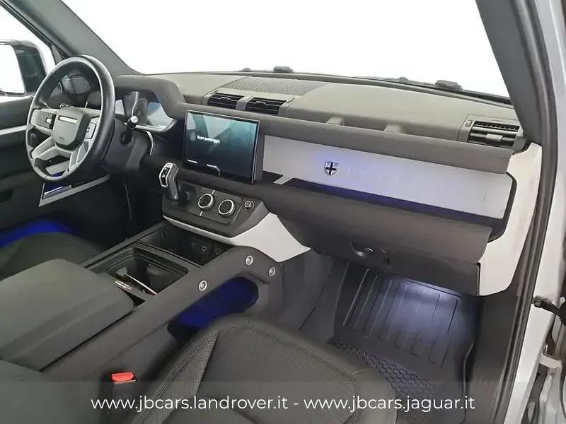 Usata Land Rover Defender SE 200 CV (147 kW) 2022 Grigio SUV