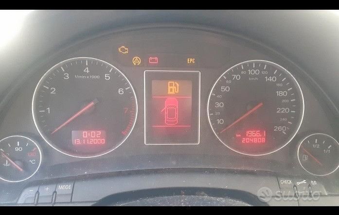 Blu Usata 2001 Audi A4 Tre volumi | 800 € (Super prezzo) - Immagine 1/2