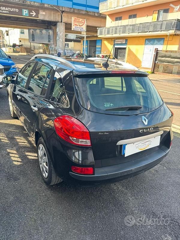 Usata Renault Clio GrandTour 85 CV (62 kW) 2010 Nero Station wagon