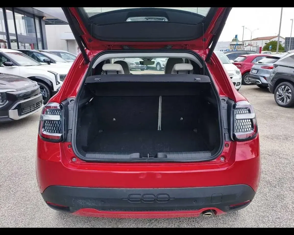 Usata Fiat 600 La Prima 110 CV (80 kW) 2025 Rosso SUV