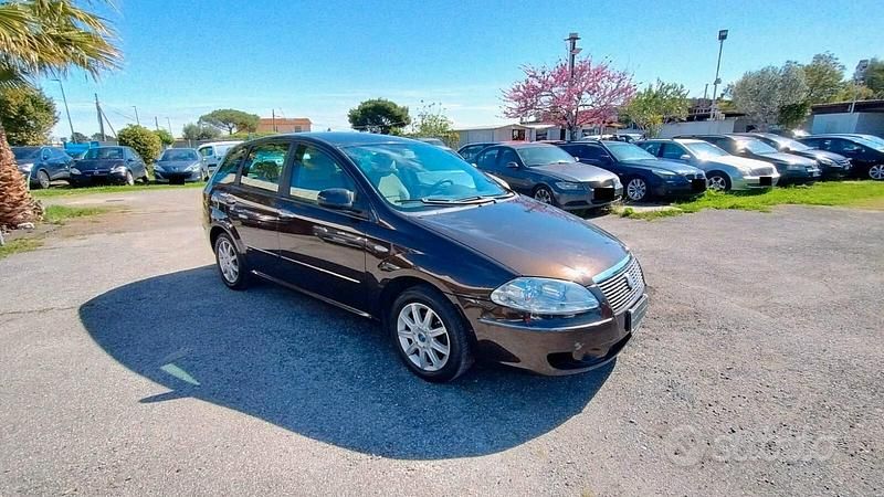 Usata Fiat Croma 140 CV (102 kW) 2007 Marrone Station wagon