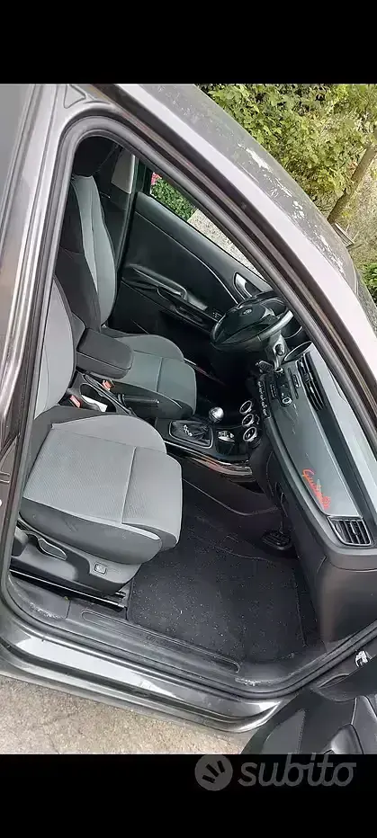 Usata Alfa Romeo Giulietta 140 CV (102 kW) 2012 Utilitaria