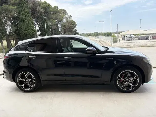 Usata Alfa Romeo Stelvio Veloce 209 CV (153 kW) 2024 Nero SUV