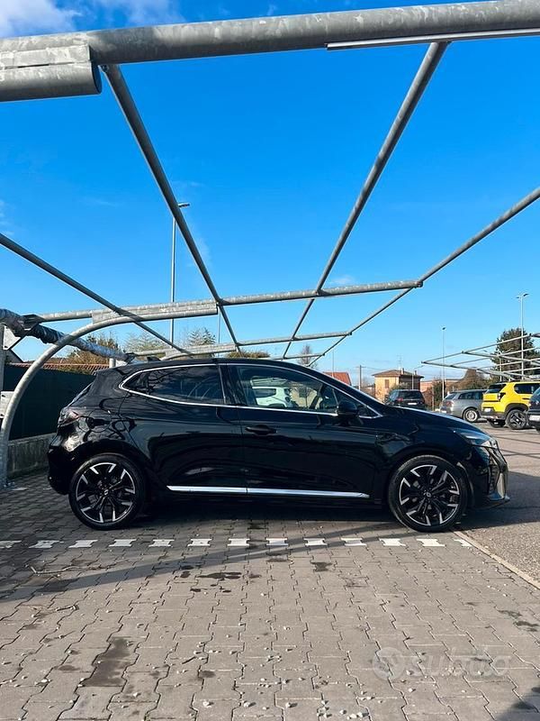 Usata Renault Clio V Techno 101 CV (74 kW) 2023 Nero Berlina