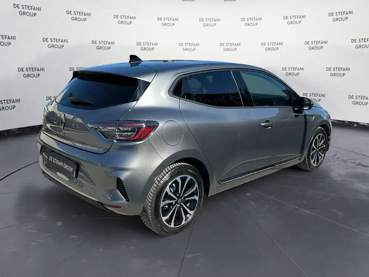 Usata Renault Clio V Techno 91 CV (66 kW) 2025 Grigio Berlina