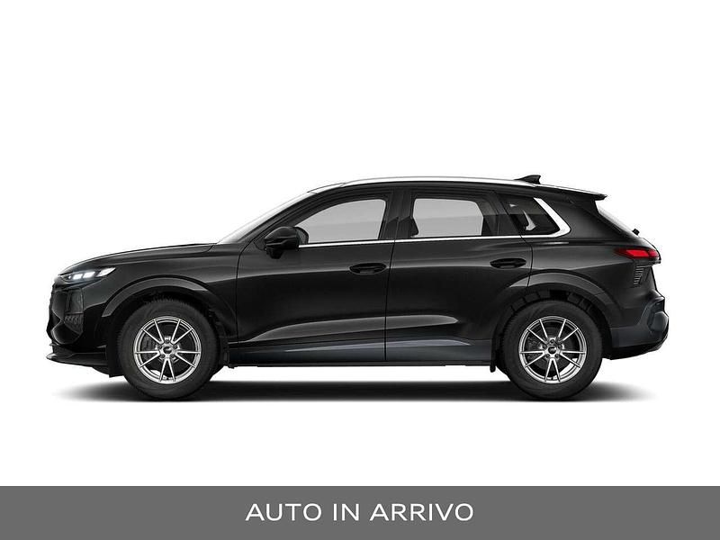 Nuova Audi Q3 Business 150 CV (110 kW) 2026 Nero mito metallizzato SUV
