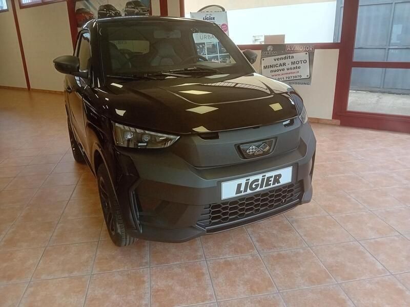 Nero Nuova 2025 Ligier JS50 Due volumi | 16.390 € (Cara) - Immagine 1/4