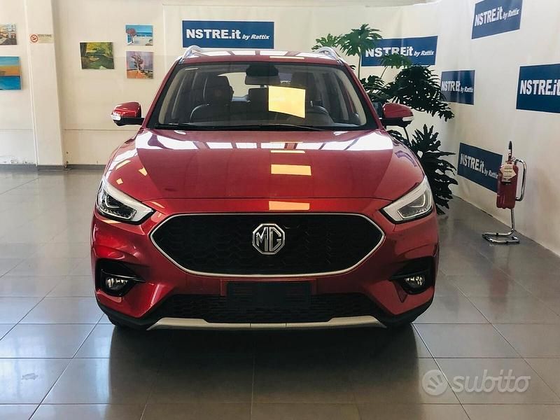 Usata MG ZS Luxury 111 CV (81 kW) 2024 Rosso SUV