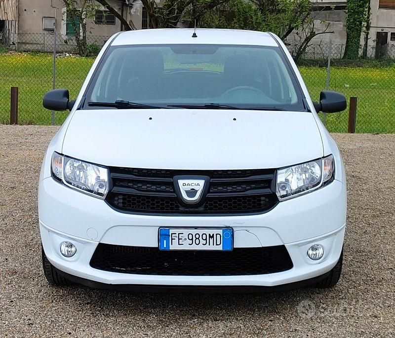 Usata Dacia Sandero Ambiance 90 CV (66 kW) 2016 Bianco Berlina