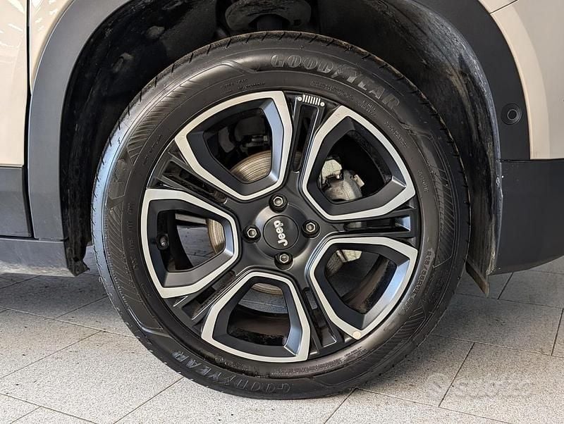 Usata Jeep Avenger Summit 101 CV (74 kW) 2025 Grigio SUV
