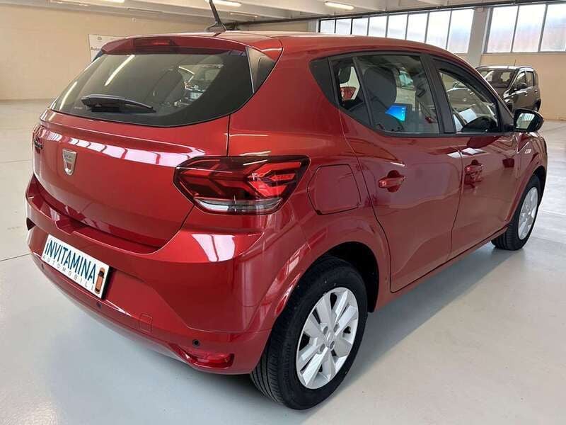 Usata Dacia Sandero Comfort 101 CV (74 kW) 2022 Rosso Utilitaria