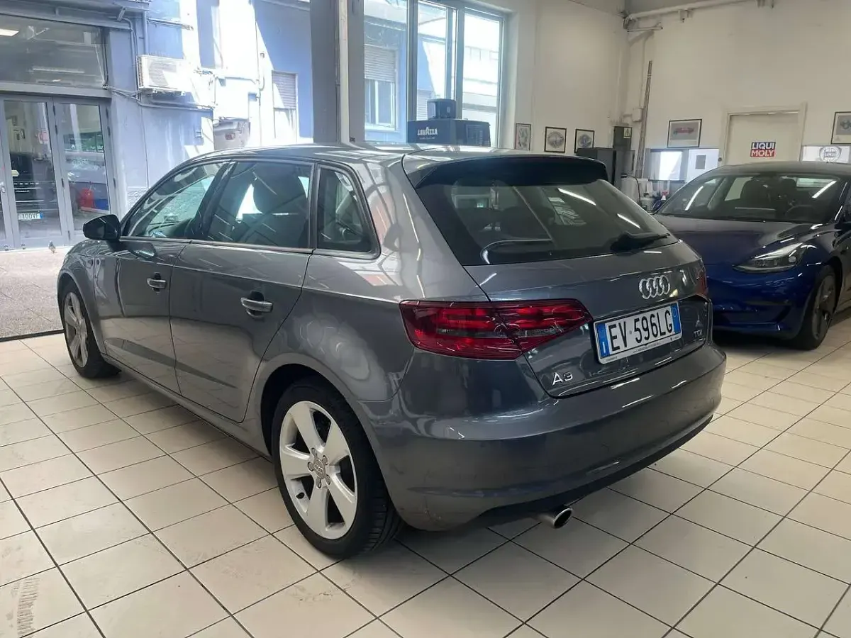 Usata Audi A3 Ambiente 105 CV (77 kW) 2014 Grigio Berlina
