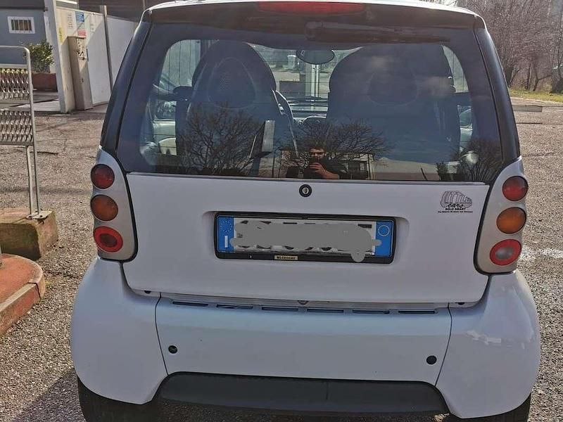 Usata Smart ForTwo Coupé 61 CV (44 kW) 2003 Bianco Coupé