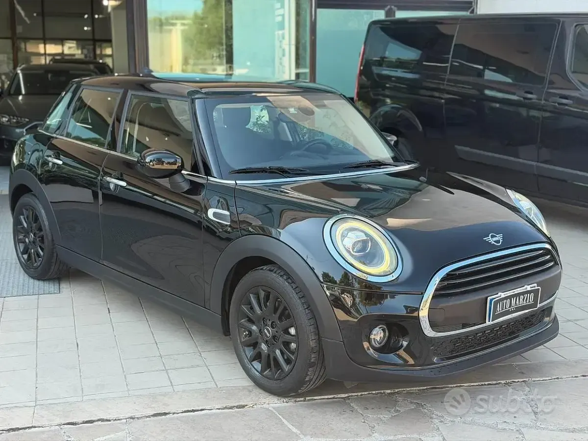 Usata Mini ONE 75 CV (55 kW) 2021 Nero Utilitaria