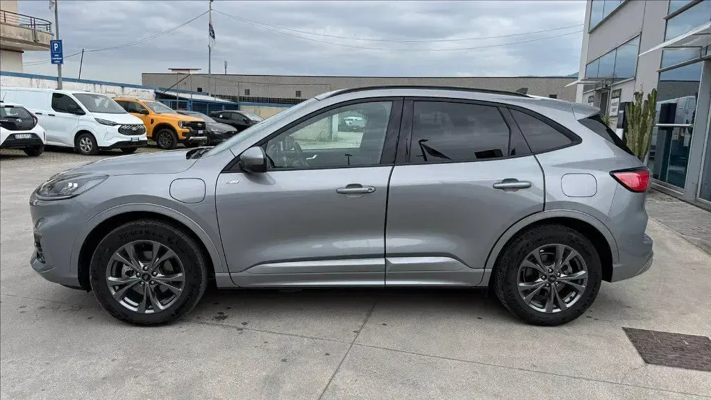Usata Ford Kuga ST-Line 225 CV (165 kW) 2023 Solar silv SUV
