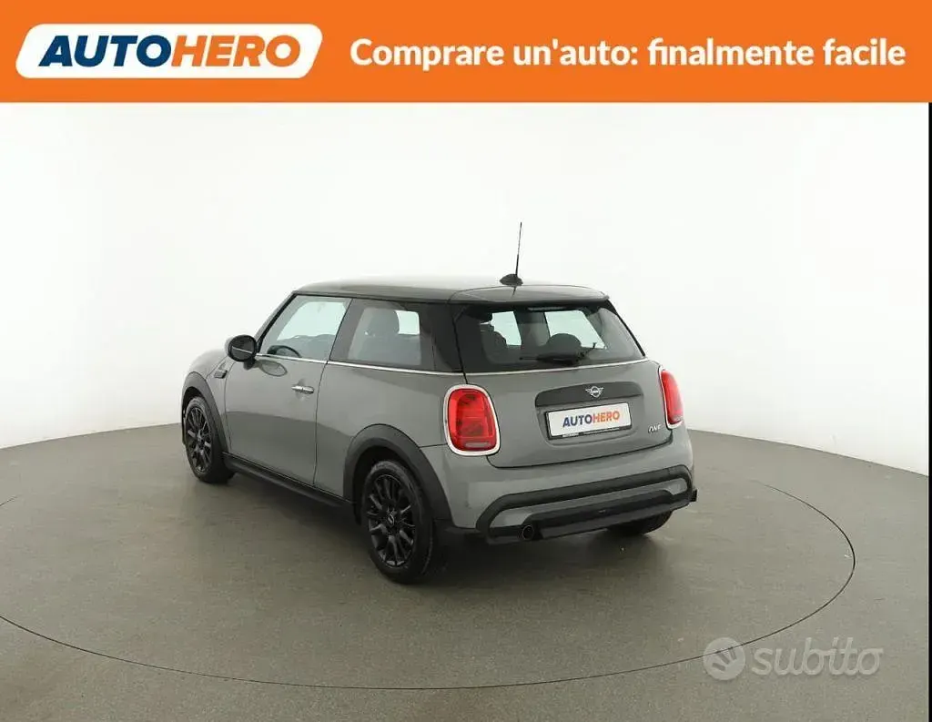 Begagnad Mini ONE Essential 75 HK (55 kW) 2021 Grå Halvkombi