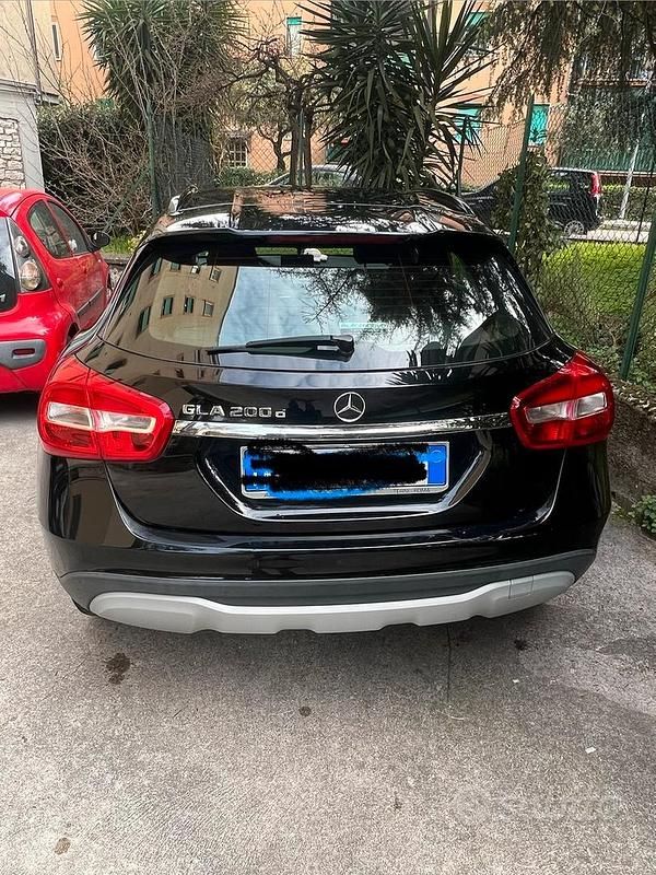 Usata Mercedes GLA200 Executive 136 CV (100 kW) 2019 Nero SUV