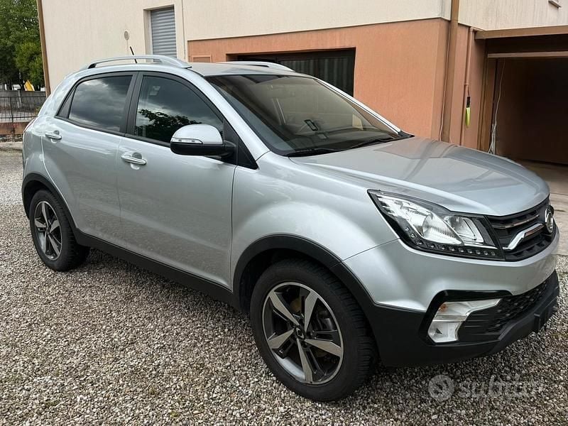 Usata Ssangyong (KGM) Korando Limited 178 CV (130 kW) 2019 Argento SUV