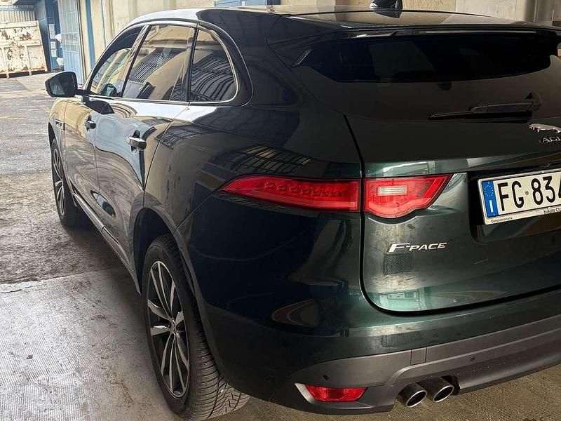 Usata Jaguar F-Pace R-Sport 179 CV (131 kW) 2017 Verde SUV