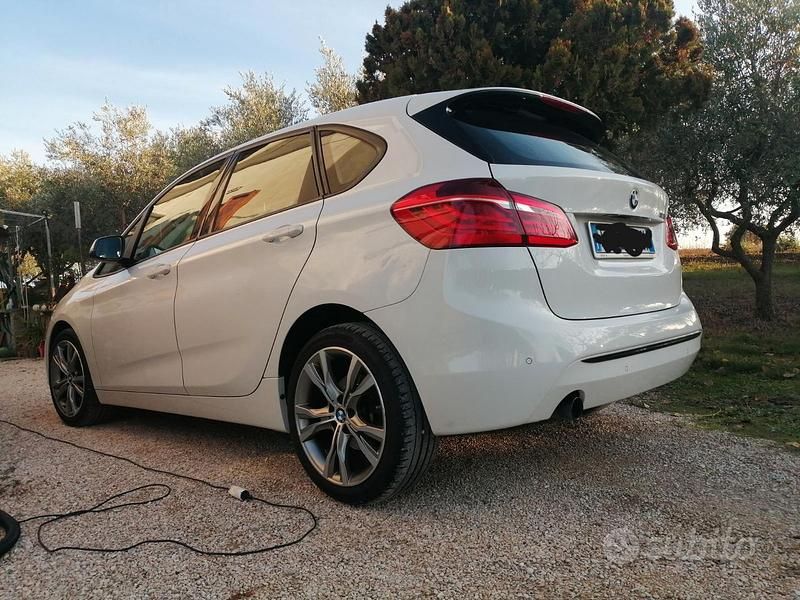 Usata BMW 218 Active Tourer Sport Line 136 CV (100 kW) 2014 Bianco Monovolume