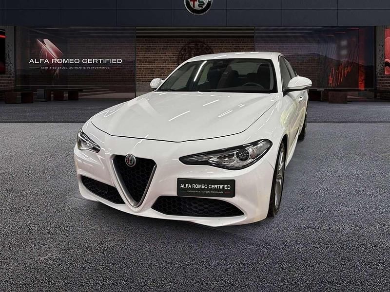 Bianco Usata 2018 Alfa Romeo Giulia Business Tre volumi | 18.900 € (Ottimo prezzo) - Immagine 1/4