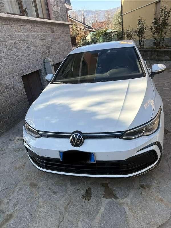 Usata VW Golf VIII R-line 131 CV (96 kW) 2023 Berlina