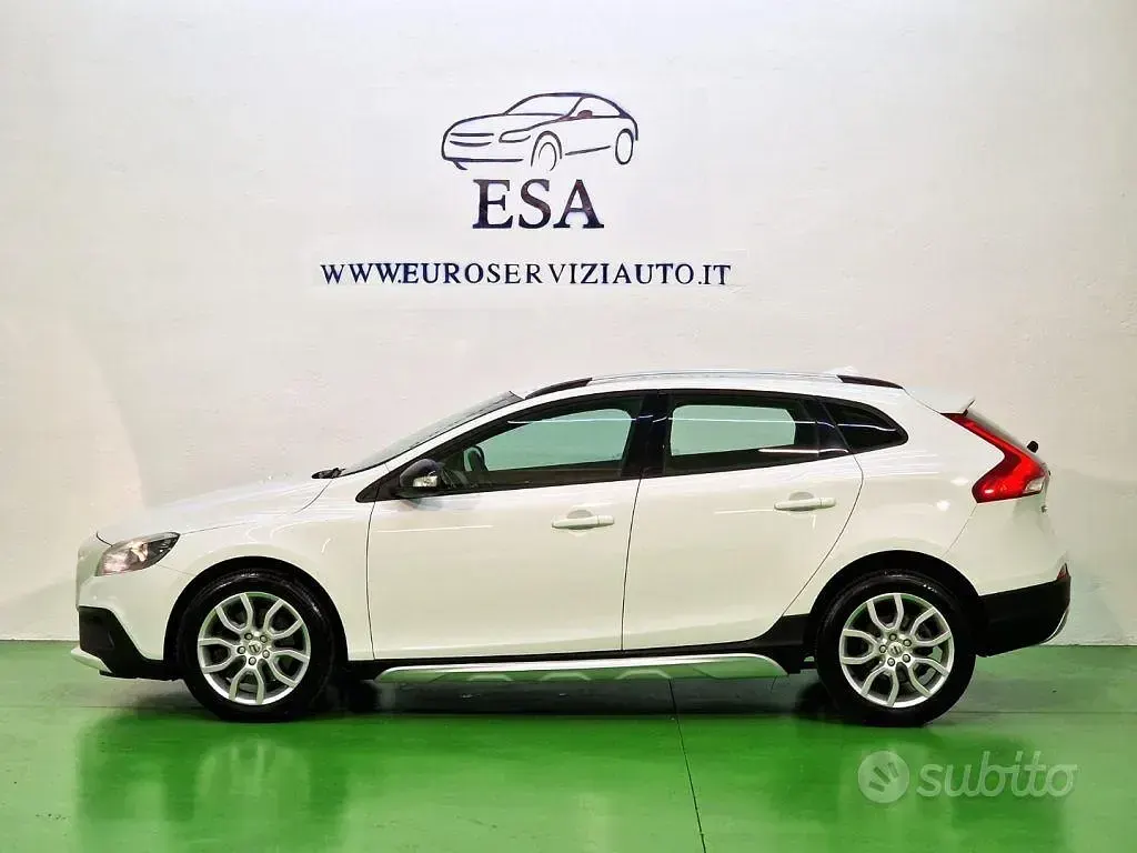 Usata Volvo V40 CC Business Edition 120 CV (88 kW) 2017 Bianco Station wagon