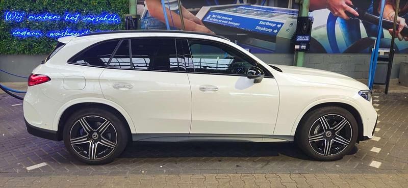 Usata Mercedes GLC200 AMG Line Premium Plus 227 CV (166 kW) 2024 Bianco SUV