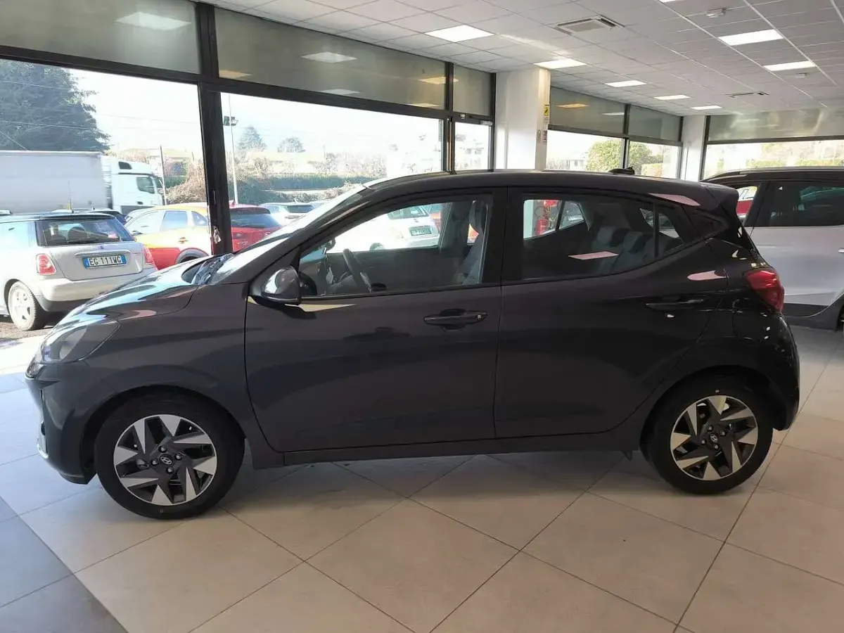 Nuova Hyundai i10 63 CV (46 kW) 2025 Grigio Utilitaria