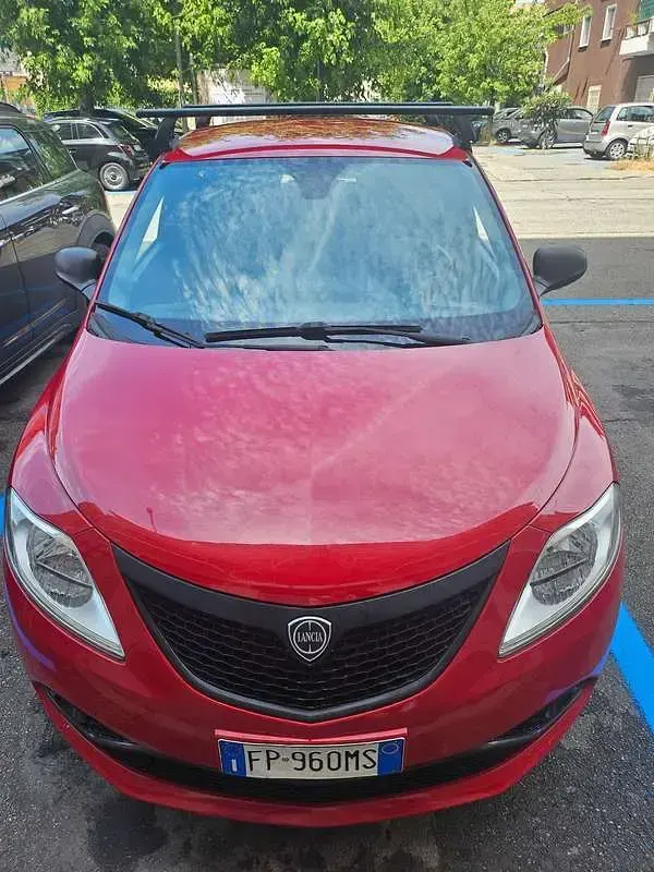 Usata Lancia Ypsilon 69 CV (50 kW) 2018 Rosso Utilitaria
