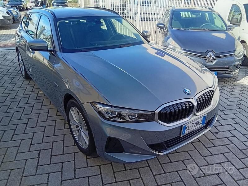 Usata BMW 320e 163 CV (119 kW) 2022 Grigio Station wagon