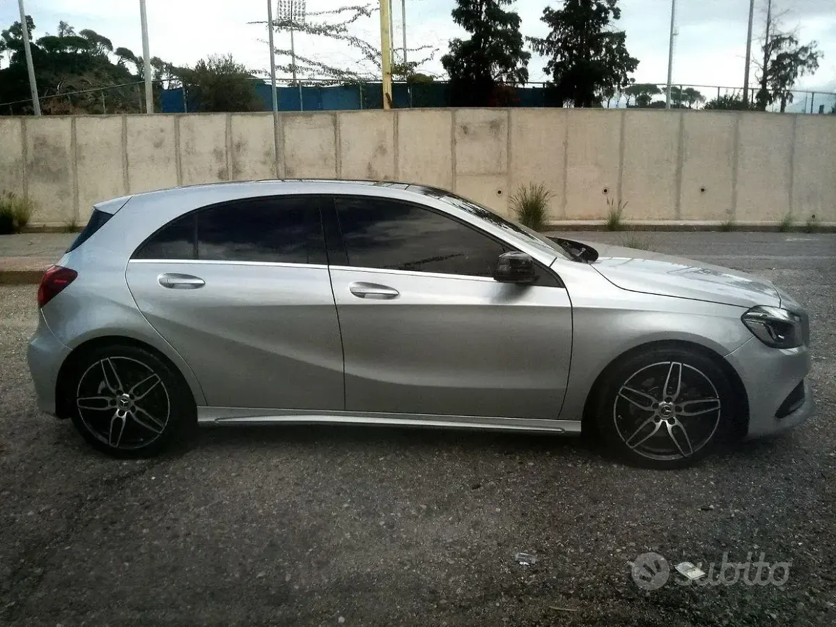 Usata Mercedes 220 AMG 177 CV (130 kW) 2017 Berlina