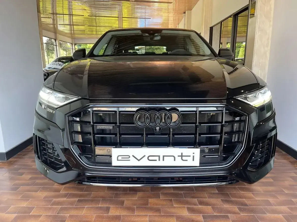 Usata Audi Q8 286 CV (210 kW) 2019 Nero SUV