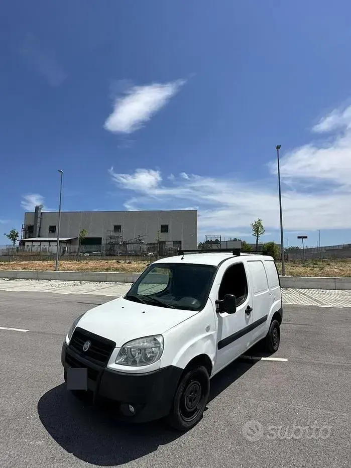 Usata Fiat Doblò 75 CV (55 kW) 2006 Bianco Monovolume