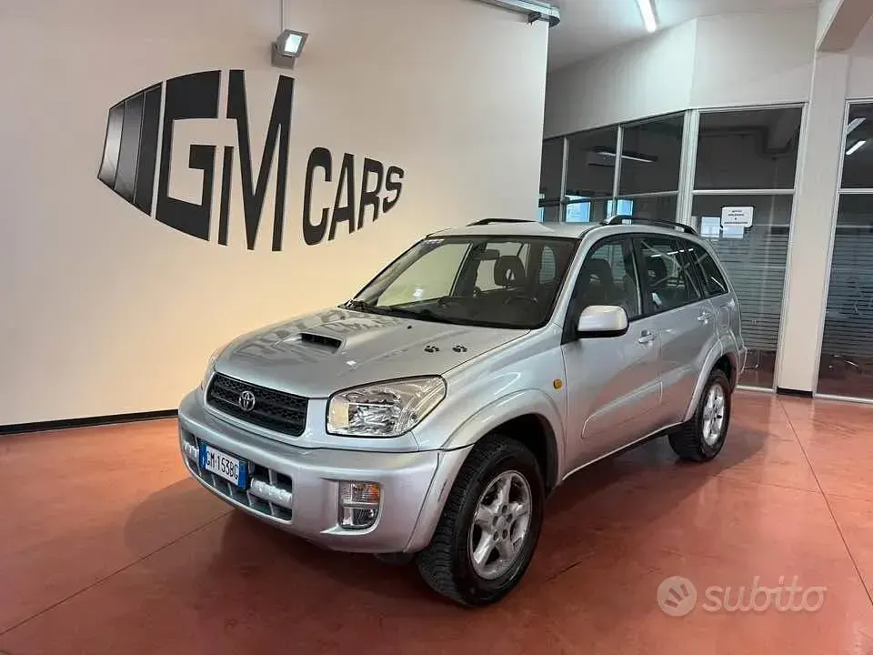 Usata Toyota RAV4 116 CV (85 kW) 2003 Grigio SUV